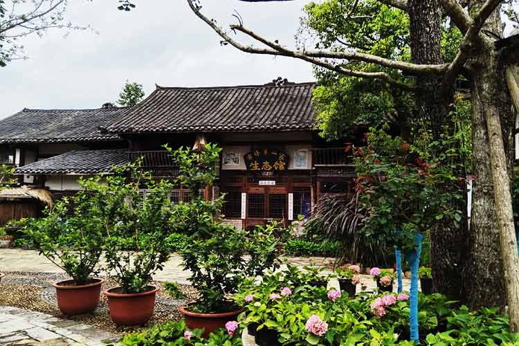 貴定格魯格桑民俗大觀(guān)園