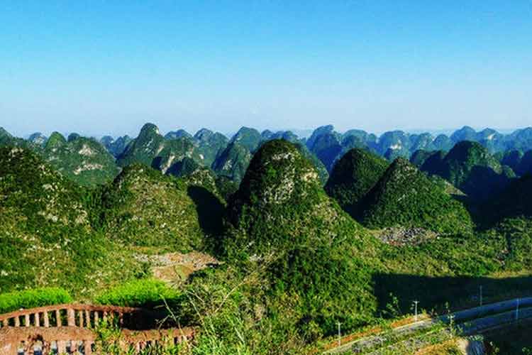 興義東峰林景區