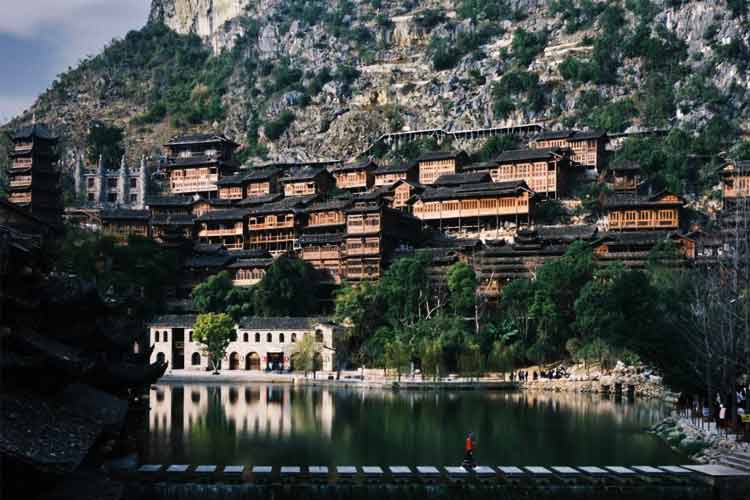 興義峰林布依景區